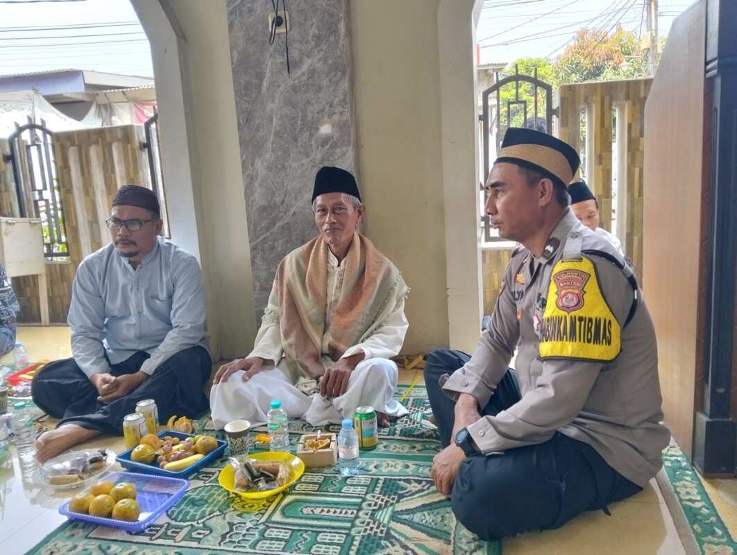 Bhabinkamtibmas Polsek Cikupa Sambangi Tokoh Masyarakat dan Agama di Sukamulya