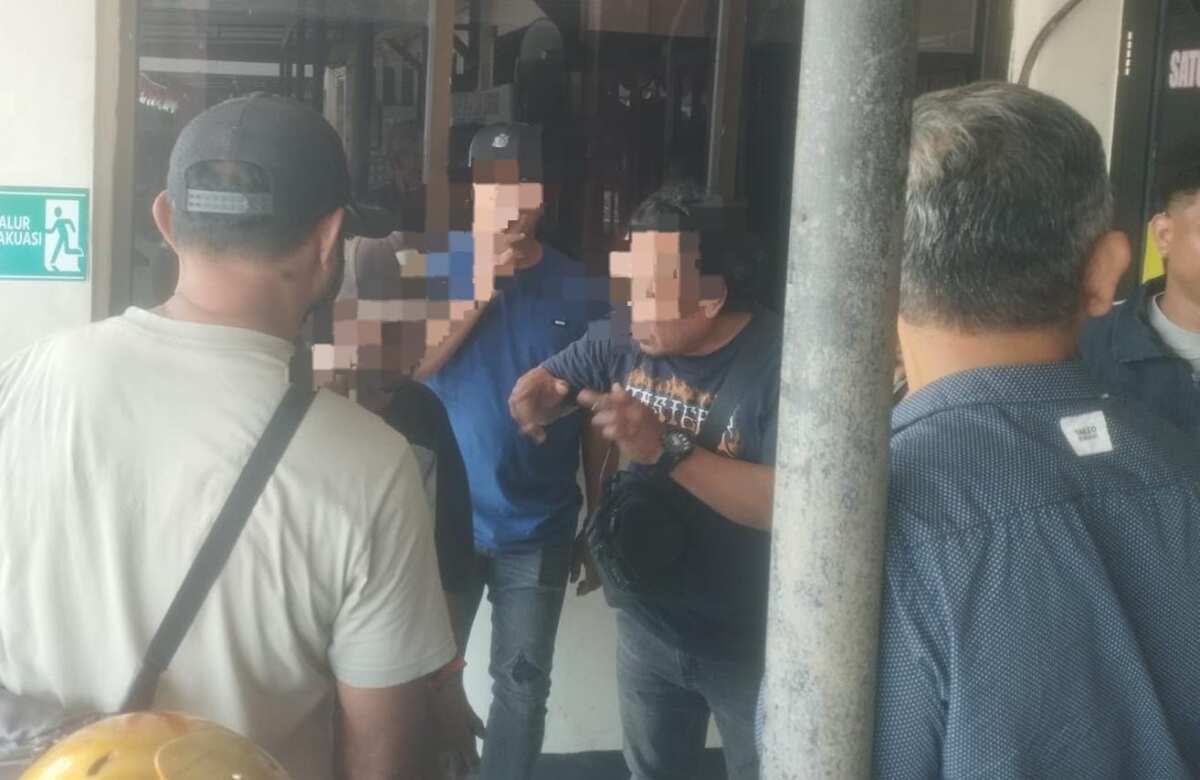 Polresta Sorong Kota Tangkap Terduga Pelaku Penganiayaan Berat Menggunakan Parang Polresta Sorong Kota Tangkap Terduga Pelaku Penganiayaan Berat Menggunakan Parang