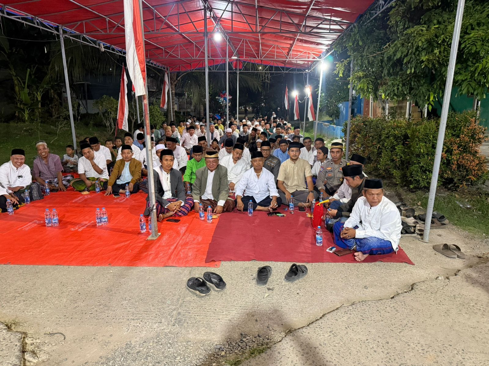 Bhabinkamtibmas Kelurahan Sukamulya Hadiri Maulid Nabi Muhammad SAW, Perkuat Silaturahmi dengan Warga