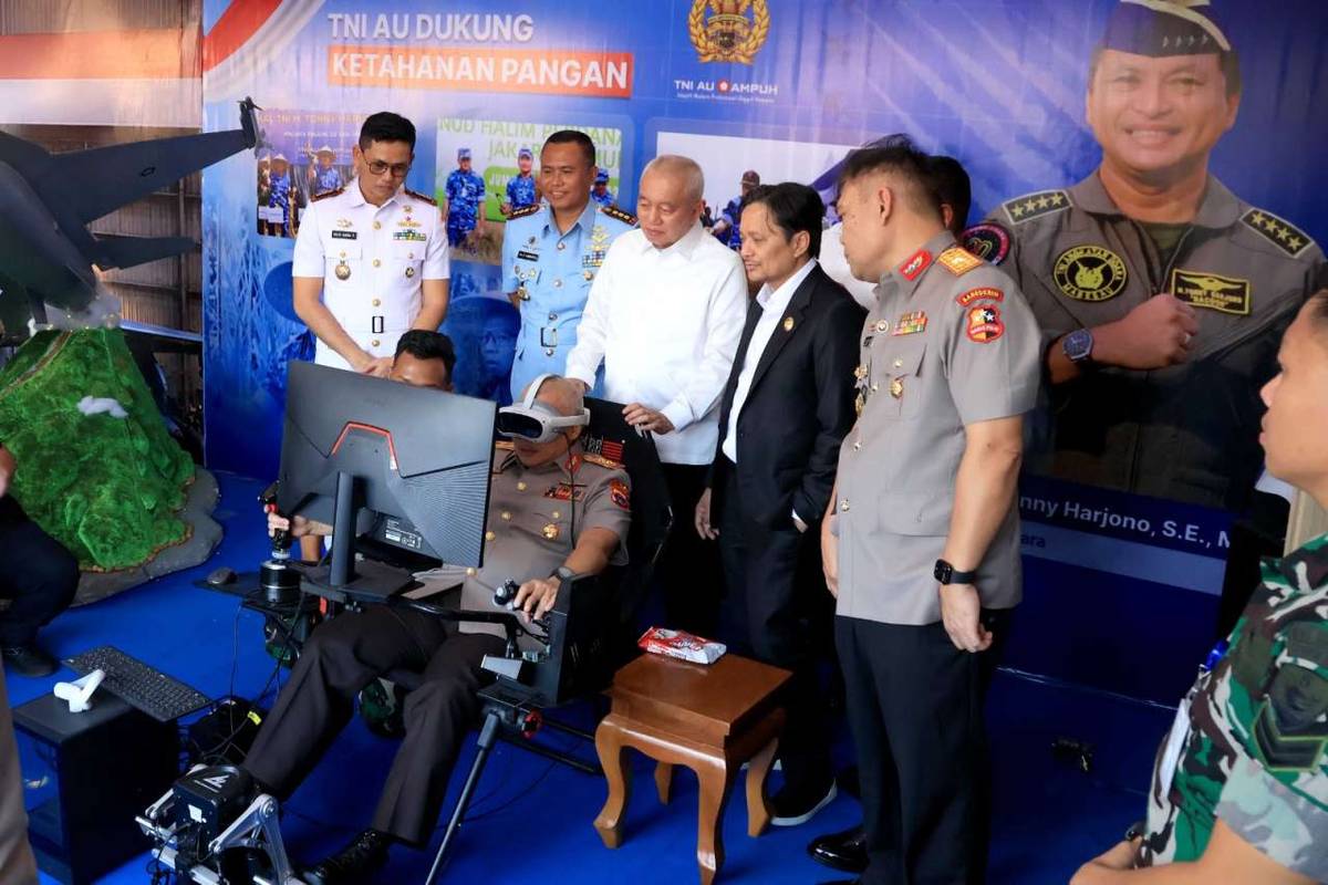 Terbang Dengan F-16, Gubernur Kalsel dan Forkopimda Rasakan Sensasi Dunia Tempur di Angkasa, Ramaikan Stand Lanud Sjamsudin Noor Kalsel Expo 2026