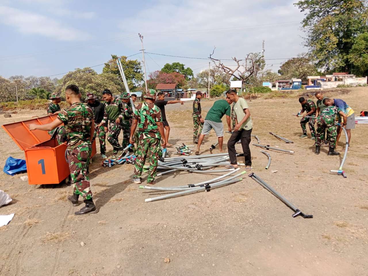 TNI Kerahkan 1.267 Personel Tangani Dampak Gempa di Flores TNI Kerahkan 1.267 Personel Tangani Dampak Gempa di Flores
