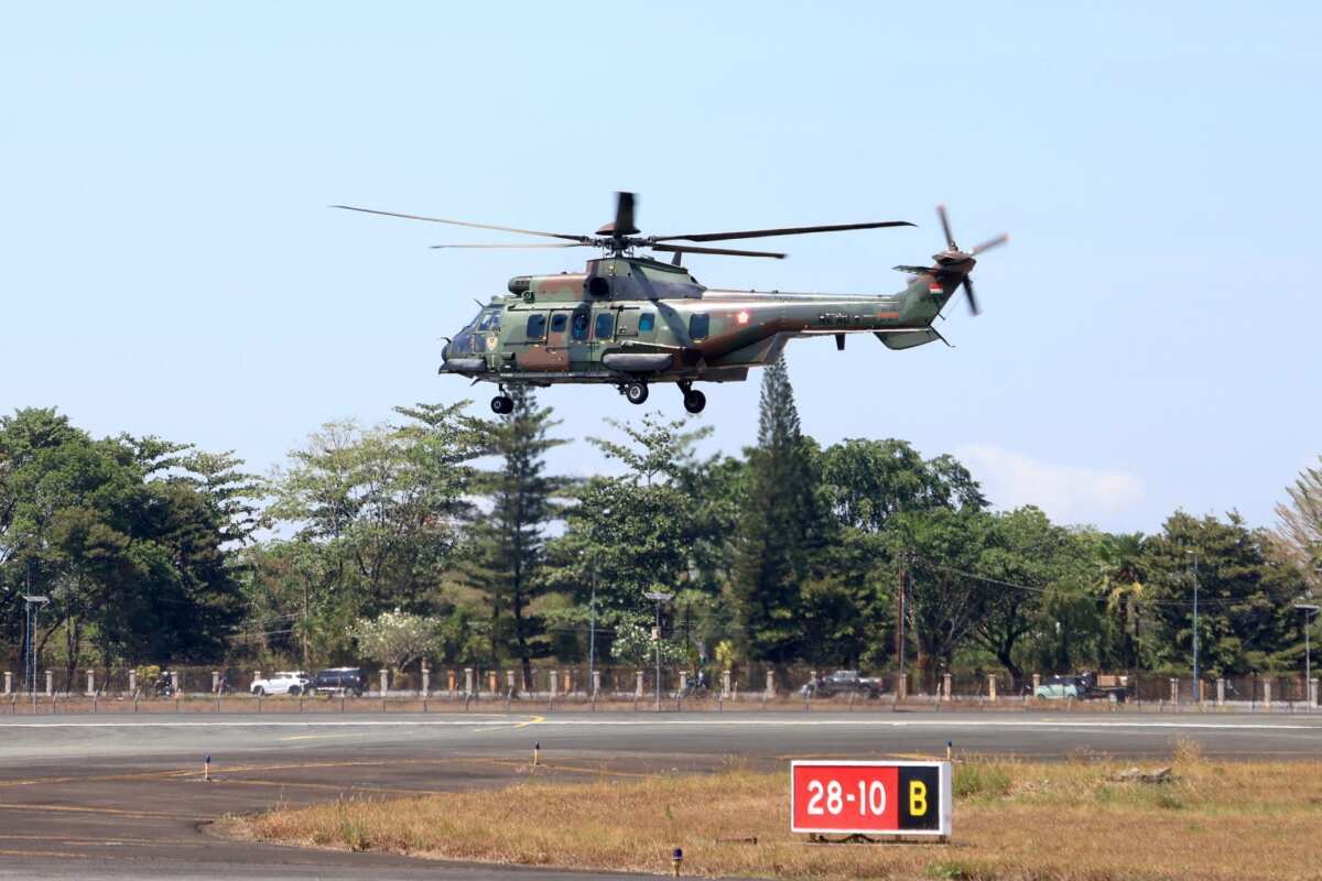 Pantau Dari Langit, Lanud Sjamsudin Noor Dukung Patroli Udara Helikopter Caracal TNI AU Dalam Penanganan Karhutla di Kasel