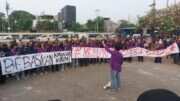 Aksi Demontrasi Mahasiswa Universitas Pakuan di Gedung DPR