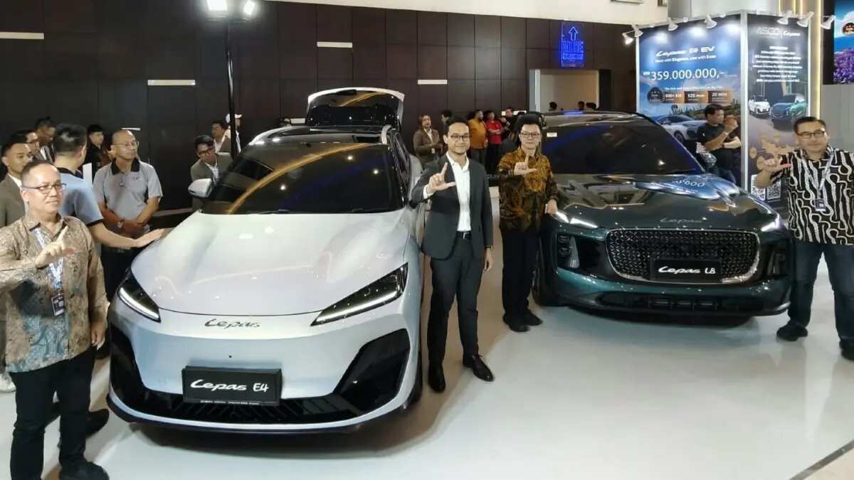Peluncuran L8 PHEV dan E4 EV di GIIAS Surabaya 2026
