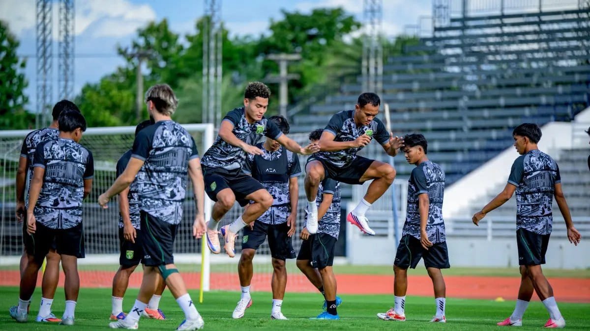 Susunan Tim dan Pemain Persebaya Surabaya di Super League 2026/2027 Persebaya Kembali Dari Thailand dengan Semangat Juara