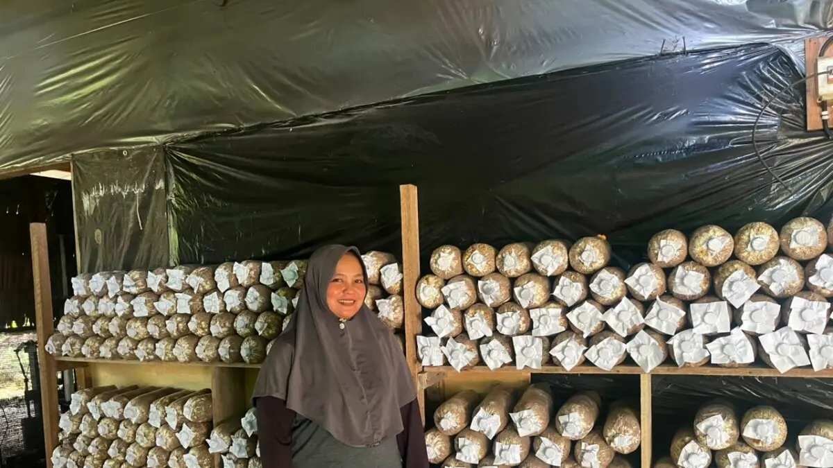 Dari Ibu Rumah Tangga Menjadi Pionir Lingkungan: Kisah Ibu Astuti Dari Ibu Rumah Tangga Menjadi Pionir Lingkungan: Kisah Ibu Astuti