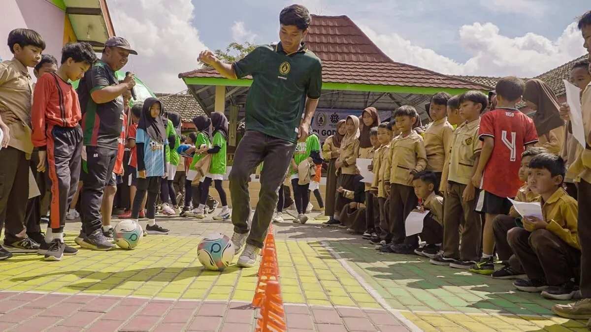 Inisiatif PSS Sleman Academy Mendorong Semangat Siswa di SDN Godean 2