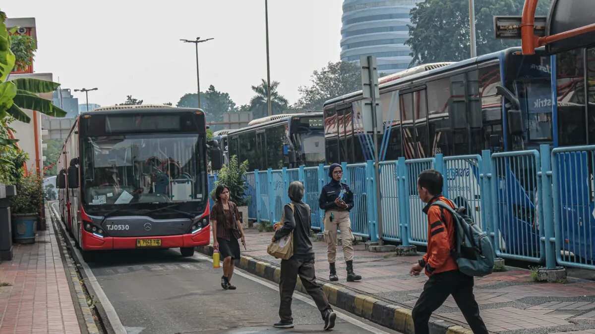 TransJakarta Menuju Transportasi Tanpa Polusi di 2030 TransJakarta Menuju Transportasi Tanpa Polusi di 2030