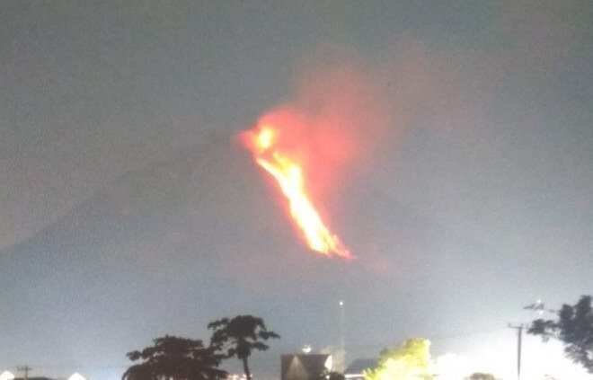 Erupsi Gunung Sinabung: Kolom Abu Setinggi 3.500 Meter
