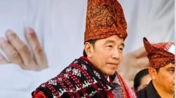 Kejanggalan Dalam Unggahan Foto di Akun Resmi Presiden Kejanggalan Dalam Unggahan Foto di Akun Resmi Presiden