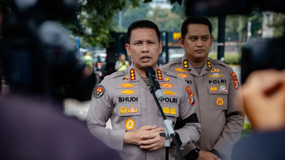 Massa Aksi Mas Botok Dibubarkan Sejak Siang di Jakarta
