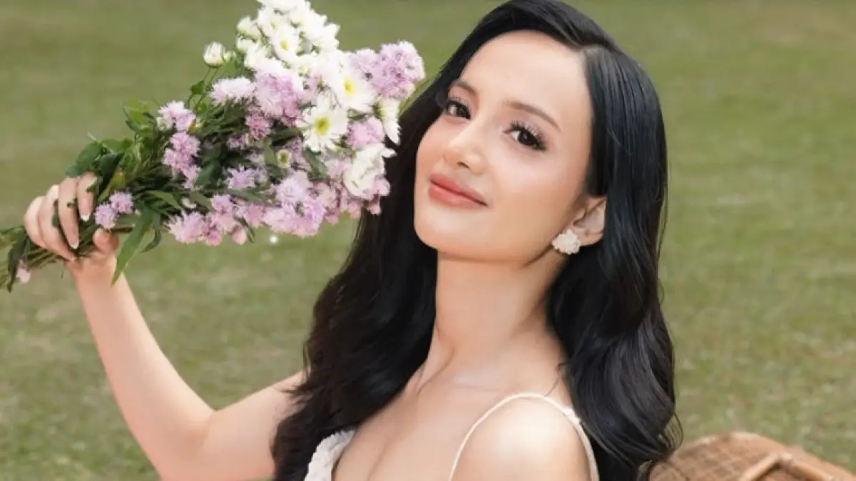 Nisa Farella Rilis Single Terbaru "Tetep Kowe" Nisa Farella Rilis Single Terbaru “Tetep Kowe”