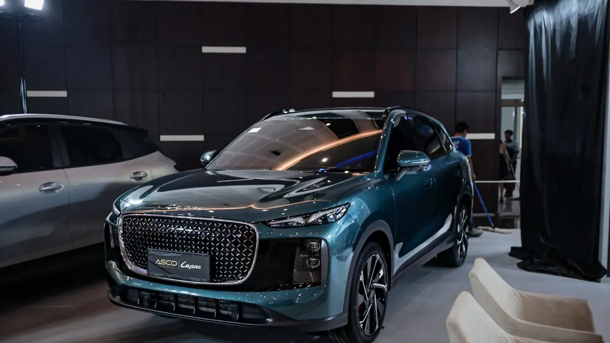 Lepas L8 PHEV dan E4 EV Resmi Hadir di Jawa Timur