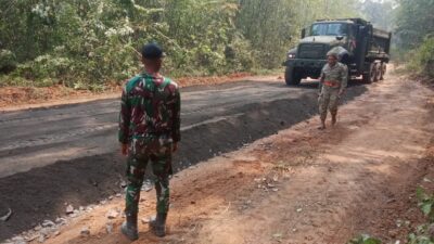 Wadan Kodiklat TNI Tinjau Proyek Pengerasan Jalan Encap Super Garuda Shield 2026 di Baturaja