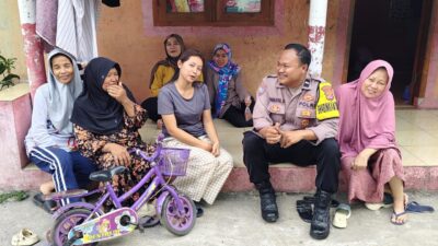 Sambangi Warga, Bhabinkamtibmas Desa Cikupa Perkuat Silaturahmi dan Kamtibmas