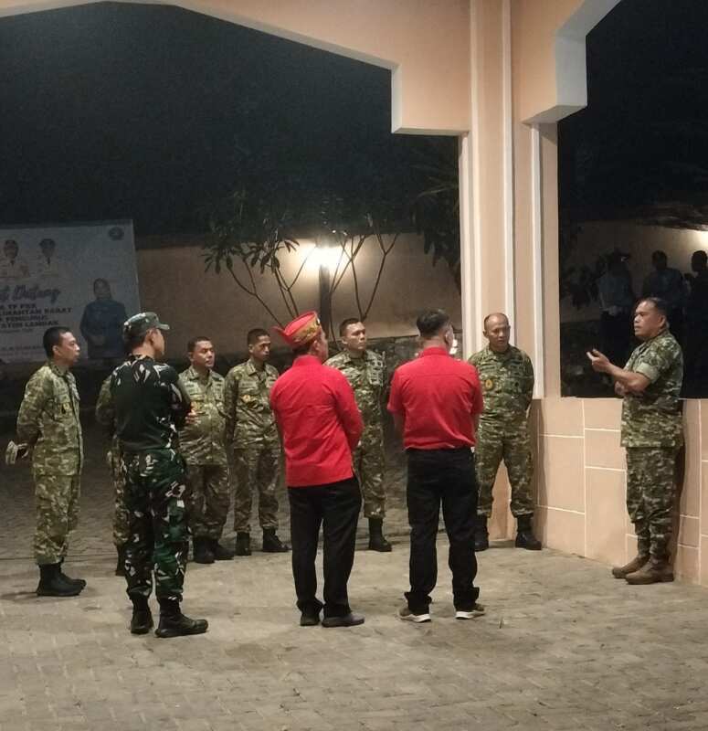 Dansesko TNI Tinjau Langsung Kajian Pasis Dikreg LVI: Strategi Penanganan Hadapi Karhutla di Landak Dansesko TNI Tinjau Langsung Kajian Pasis Dikreg LVI: Strategi Penanganan Hadapi Karhutla di Landak