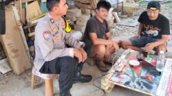 Sambangi Warga, Aipda Ilyas Perkuat Silaturahmi dan Sampaikan Pesan Kamtibmas di Sukamulya