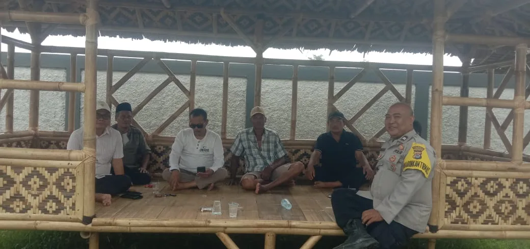Program POLIRAN, Aiptu Rukmono Sambangi Warga Budimulya Perkuat Kamtibmas Program POLIRAN, Aiptu Rukmono Sambangi Warga Budimulya Perkuat Kamtibmas