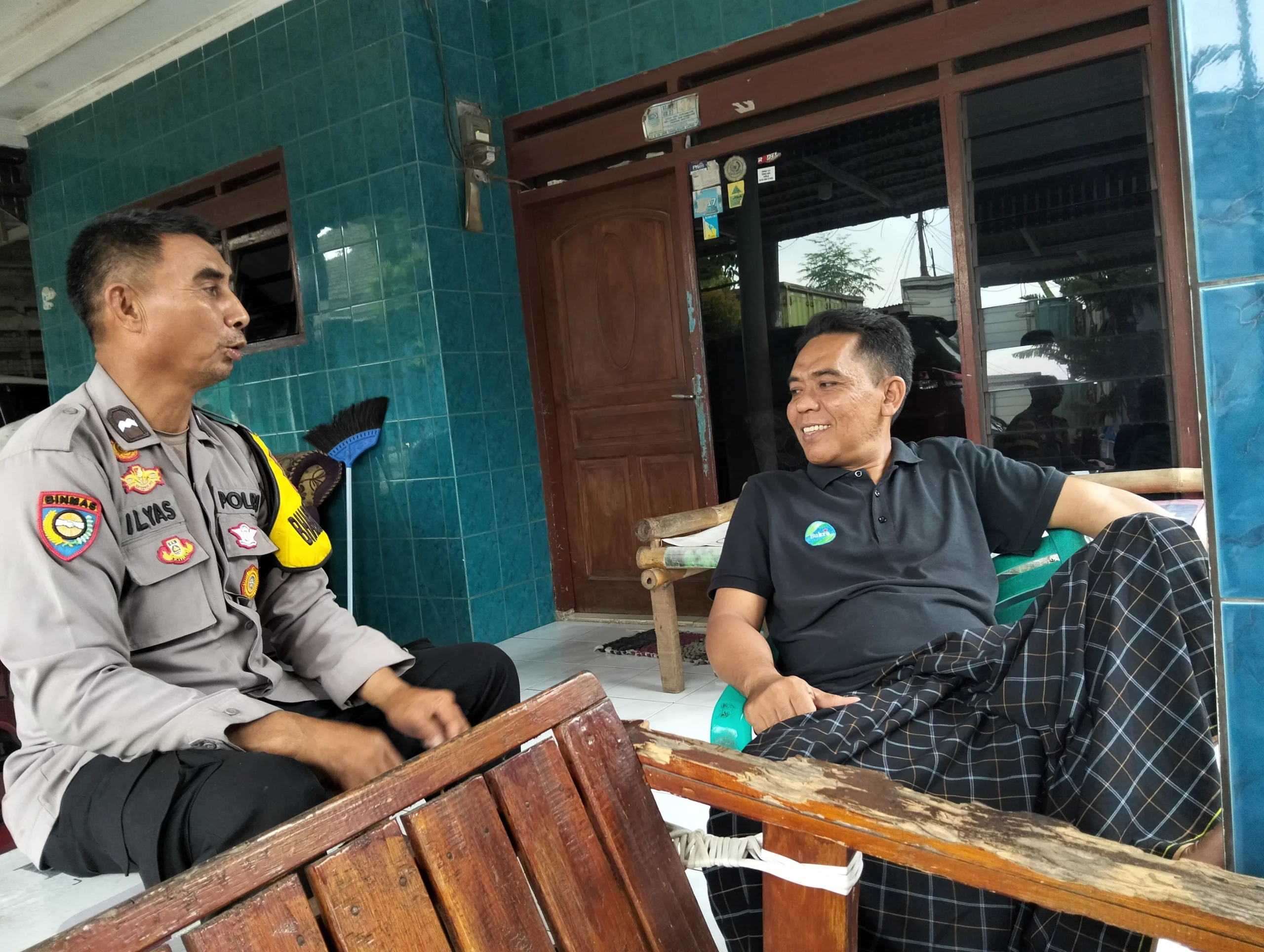Sambang Tokoh Masyarakat, Aipda Ilyas Perkuat Kamtibmas di Sukamulya