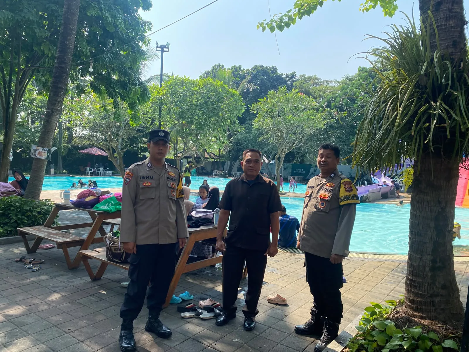 Polsek Cikupa Pantau Kolam Renang Talaga Bestari, Sampaikan Imbauan Kamtibmas