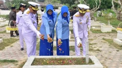 Jelang HUT TNI Ke-81, Dankodaeral XIV Ikuti Ziarah Rombongan ke TMP Sorong Jelang HUT TNI Ke-81, Dankodaeral XIV Ikuti Ziarah Rombongan ke TMP Sorong