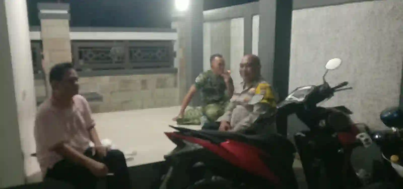 Ronda Bersama Warga, Aiptu Rukmono Perkuat Kamtibmas di Budimulya