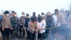 Pantau Langsung Perkembangan Karhutla, Komandan Lanud Sjamsudin Noor Bersama Forkopimda Kalsel Turun ke Lapangan Uji Fungsi Inovasi Injeksi Air