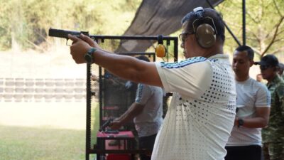 Irjen TNI Berikan Briefing kepada Pati Mabes TNI Bahas Berbagai Isu Terkini Irjen TNI Berikan Briefing kepada Pati Mabes TNI Bahas Berbagai Isu Terkini