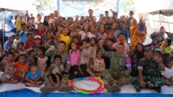 Puspsi TNI Bersama Kodim 1612/Manggarai dan Yonif TP 834/WM Berikan Trauma Healing kepada Penyintas Gempa