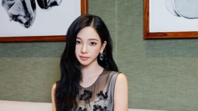 Dua Penampilan Karina Aespa: Perbandingan Gaya Rambut dan Karakter
