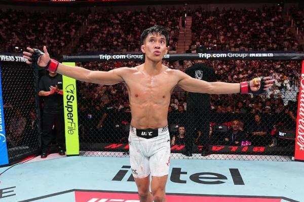 Debut Mengesankan Bilal Hasan di UFC