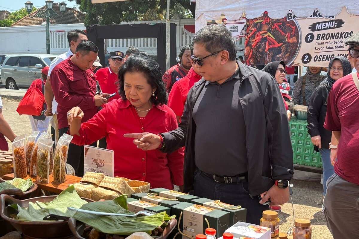 Apresiasi Yan Kurnia terhadap Festival Kuliner Mustika Rasa Apresiasi Yan Kurnia terhadap Festival Kuliner Mustika Rasa