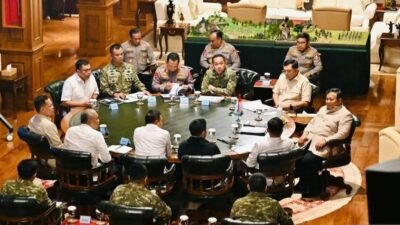 Isu Penting di Hambalang: Karhutla dan Nasib Kampung Nelayan