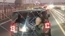 Kecelakaan Beruntun di Jembatan Suramadu: Mobil Dinas TNI Ringsek Ditabrak Bus Kecelakaan Beruntun di Jembatan Suramadu: Mobil Dinas TNI Ringsek Ditabrak Bus