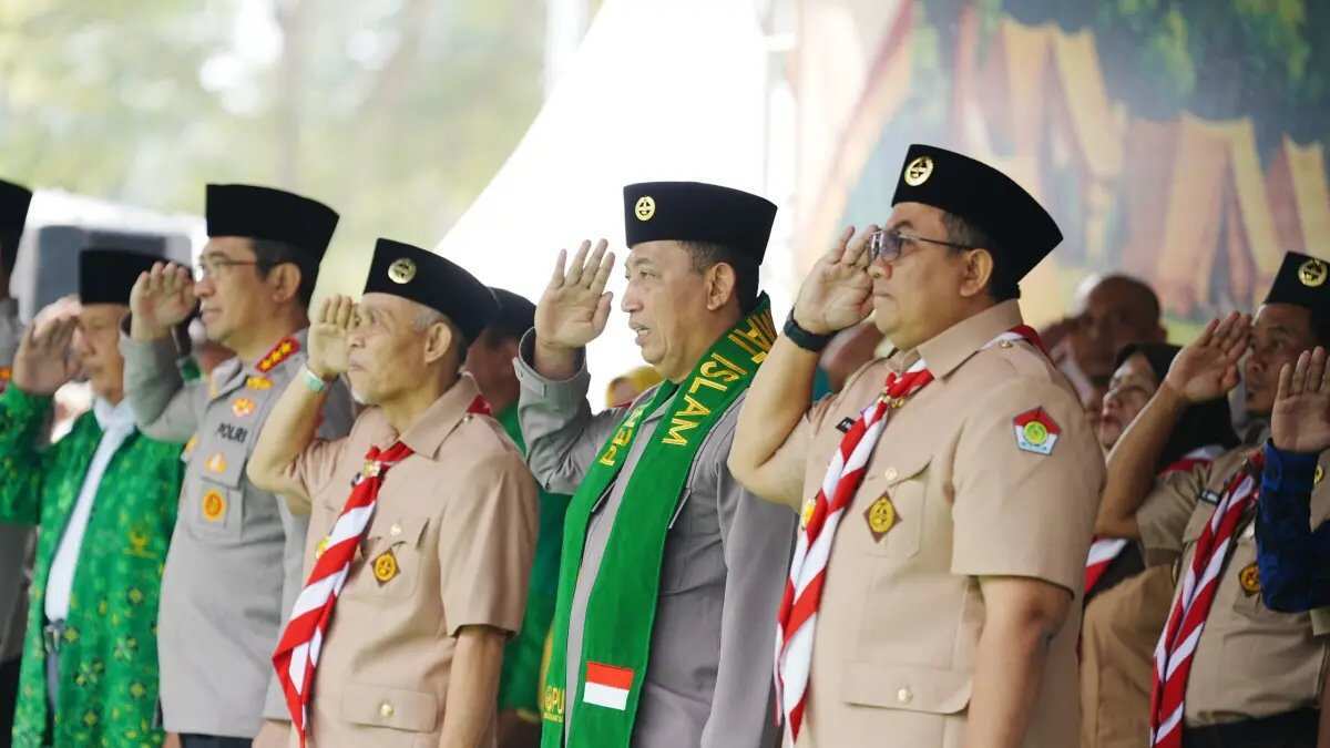 Kapolri Ajak Generasi Muda Menguburkan Karakter Unggul Kapolri Ajak Generasi Muda Menguburkan Karakter Unggul