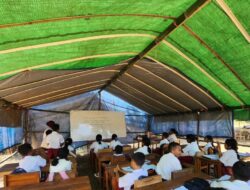 Tenda Kelas Darurat bagi Siswa Terdampak Gempa