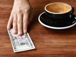 Karakteristik Orang yang Gemar Memberi Tip