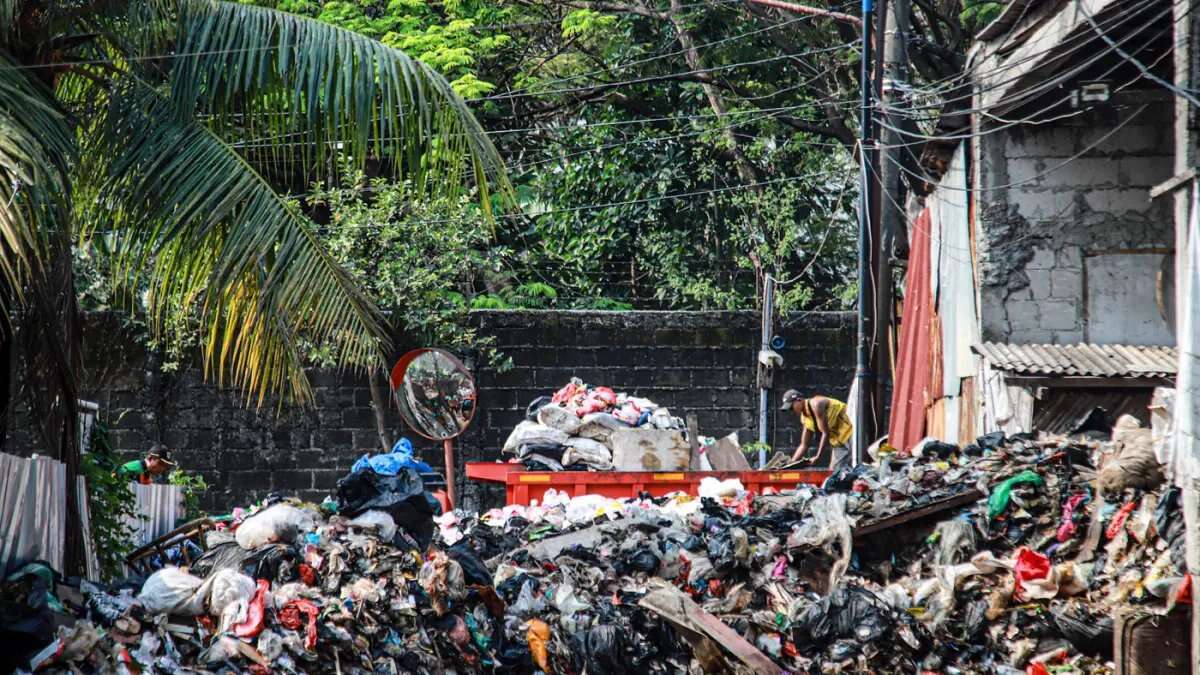 Krisis Sampah di Jakarta: Tantangan dan Solusi