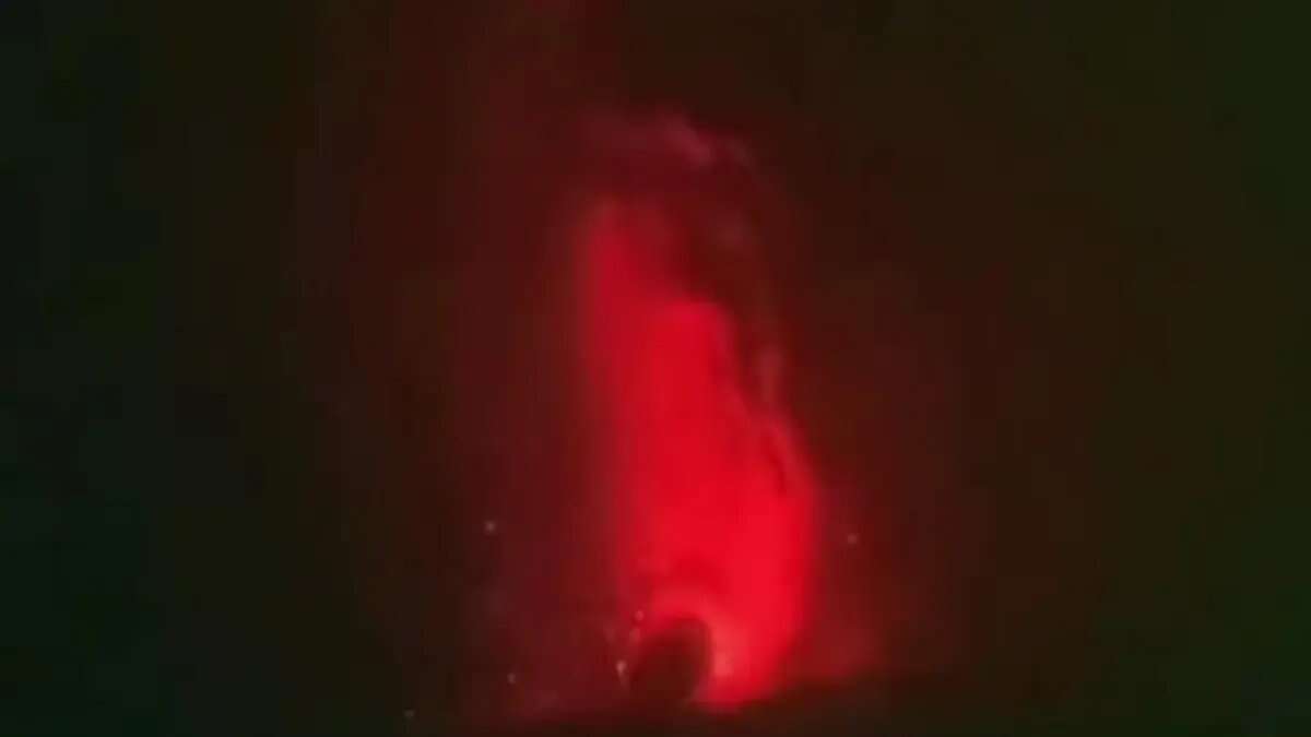 Aktivitas Erupsi Gunung Anak Krakatau dan Dampaknya pada Bandara Soekarno-Hatta