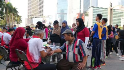 Masyarakat Jakarta Mendapatkan Pelayanan Kesehatan Gratis dari TNI