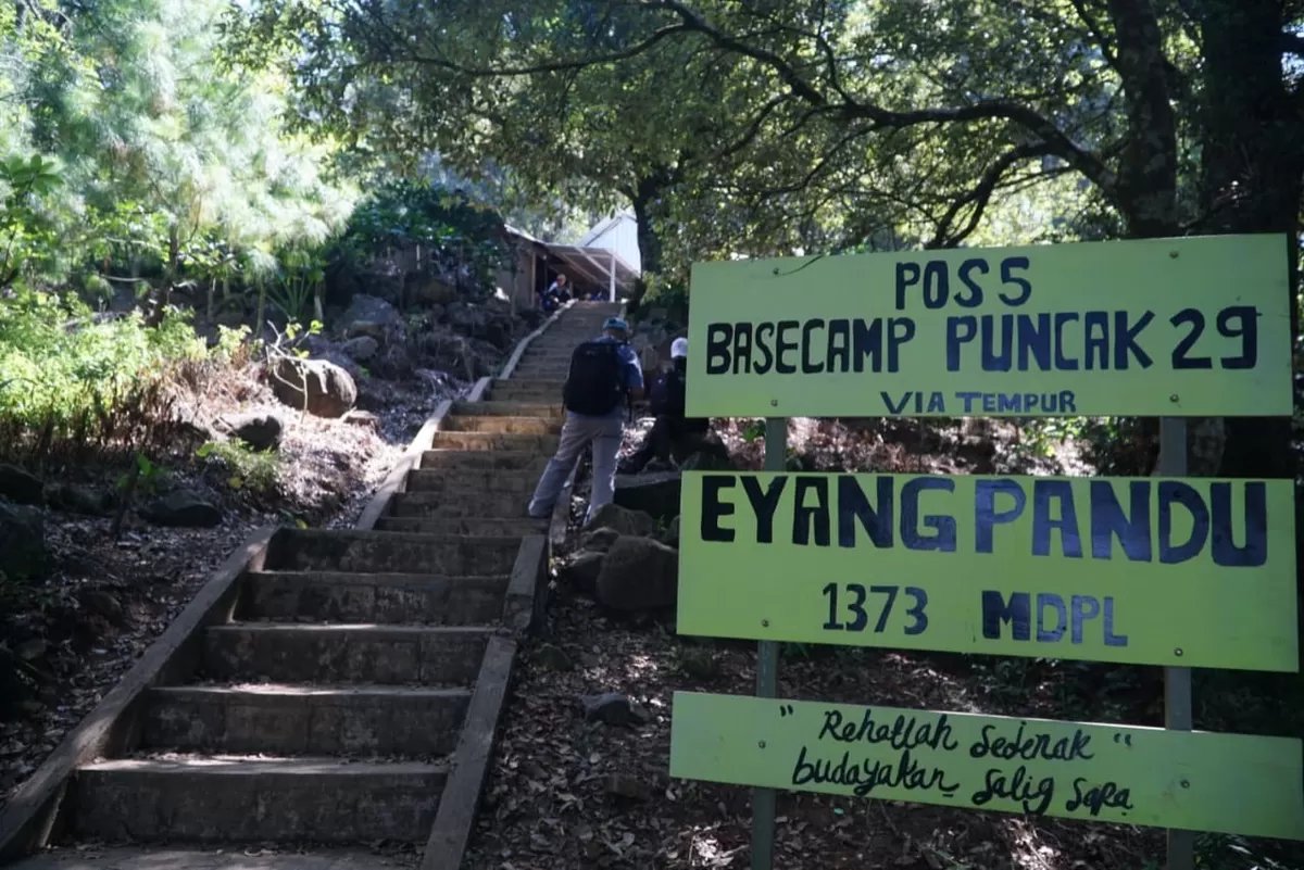 Tragedi di Puncak Gunung Muria: Pendaki Rembang Meninggal Dunia