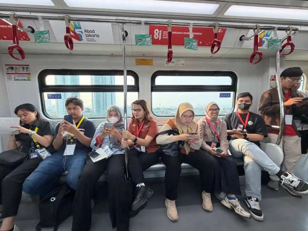 Uji Coba Gratis LRT Jakarta Rute Kelapa Gading-Manggarai Dimulai