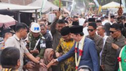 Kunjungan Jokowi di Acara Khitanan Meriah di Cirebon