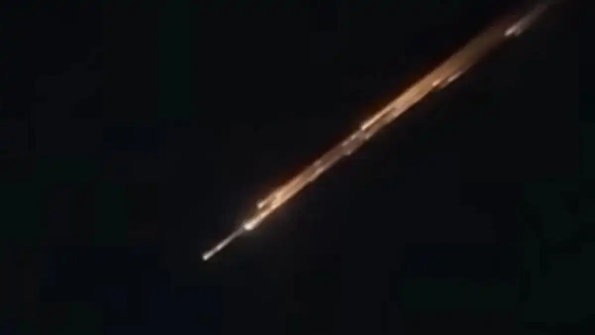 Penampakan Meteor di Gorontalo: Kilatan Misterius dan Dentuman Terdengar