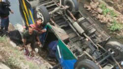 Kecelakaan Minibus di Kali Cikumpa, Depok