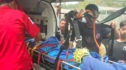 Kecelakaan Minibus di Kali Cikumpa: 13 Penumpang Dilarikan ke Rumah Sakit