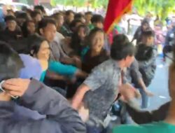 Kericuhan dalam Demonstrasi BBM di Makassar
