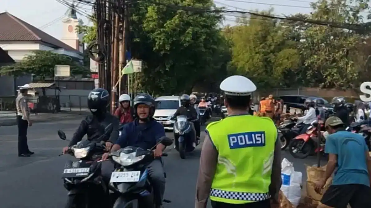 Kemacetan Parah di Jalan Raya Cinere Akibat Pekerjaan Galian PDAM