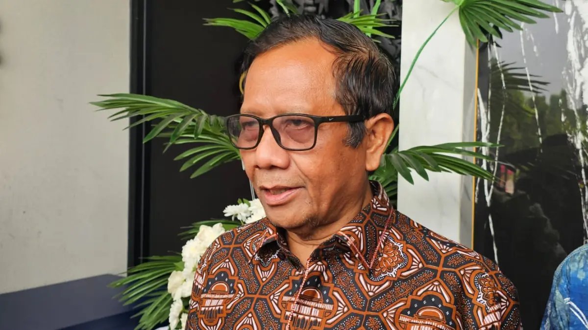 Mahfud MD Mendesak Mundurnya Nusron Wahid dari Posisi Menteri ATR/BPN