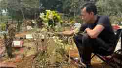 Perenungan dan Permohonan Maaf Fedi Nuril di Makam Aries Garasi